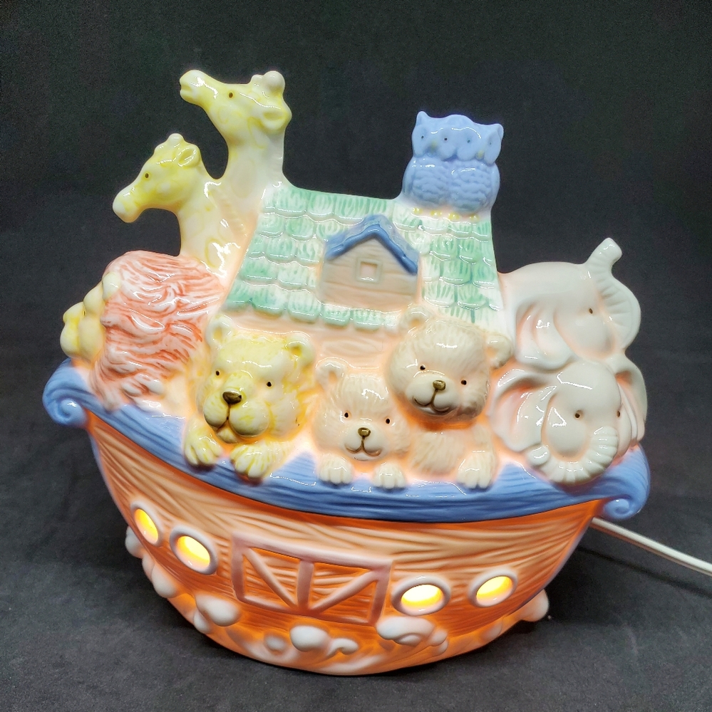 Cosmos Gifts Noah's Ark Night Light - Picture 9 of 16
